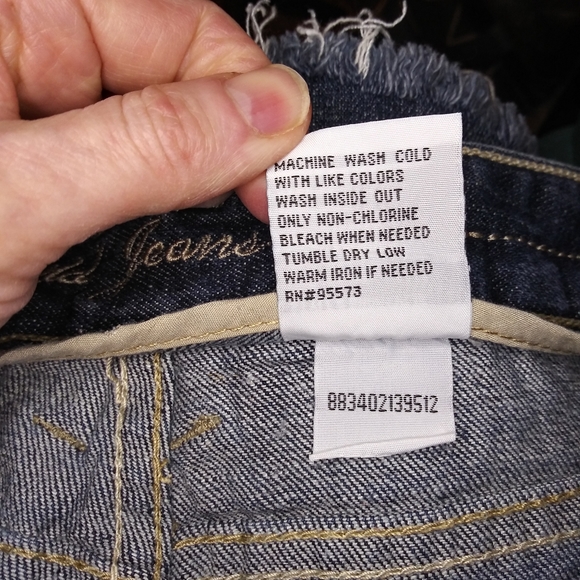 Mudd Jeans Distressed Medium Wash, Mid Rise, Button Flap, Cut-Off Denim Shorts - Picture 5 of 6